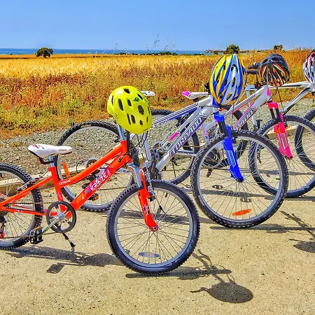 فيلة Hadjios Valley