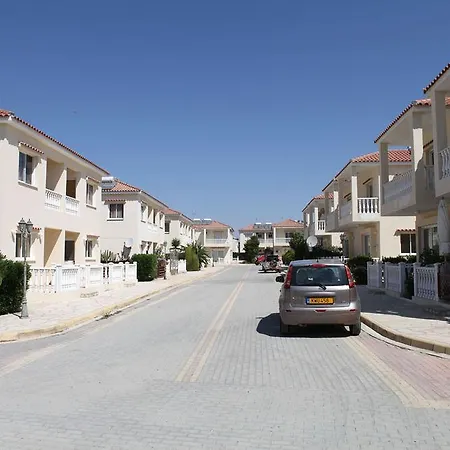 Hadjios Valley فيلة *