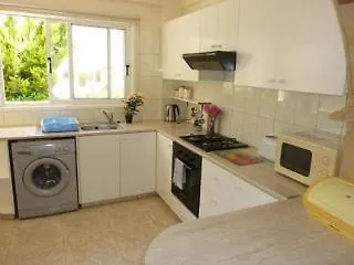 Hadjios Valley * شاطئ مازوتوس