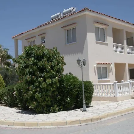 Hadjios Valley فيلة شاطئ مازوتوس