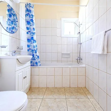 Hadjios Valley * شاطئ مازوتوس