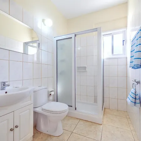 Hadjios Valley * شاطئ مازوتوس