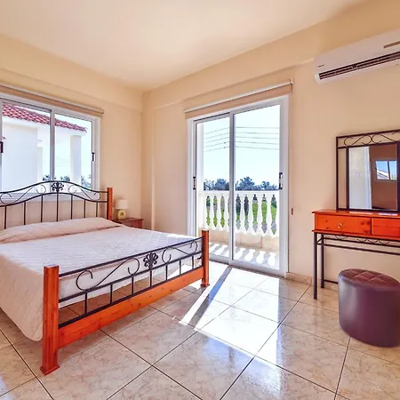 Hadjios Valley فيلة *