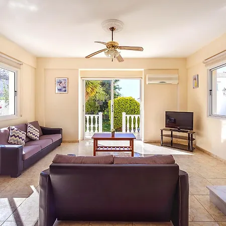 Hadjios Valley فيلة *