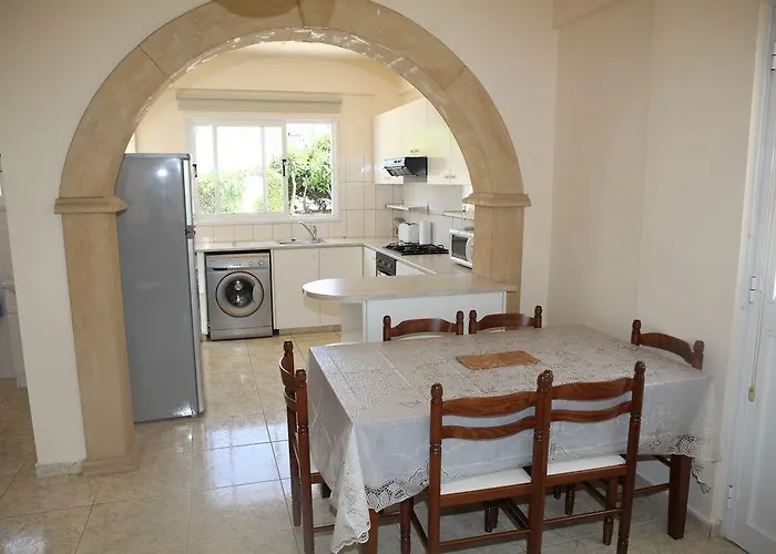 Hadjios Valley * マゾトス